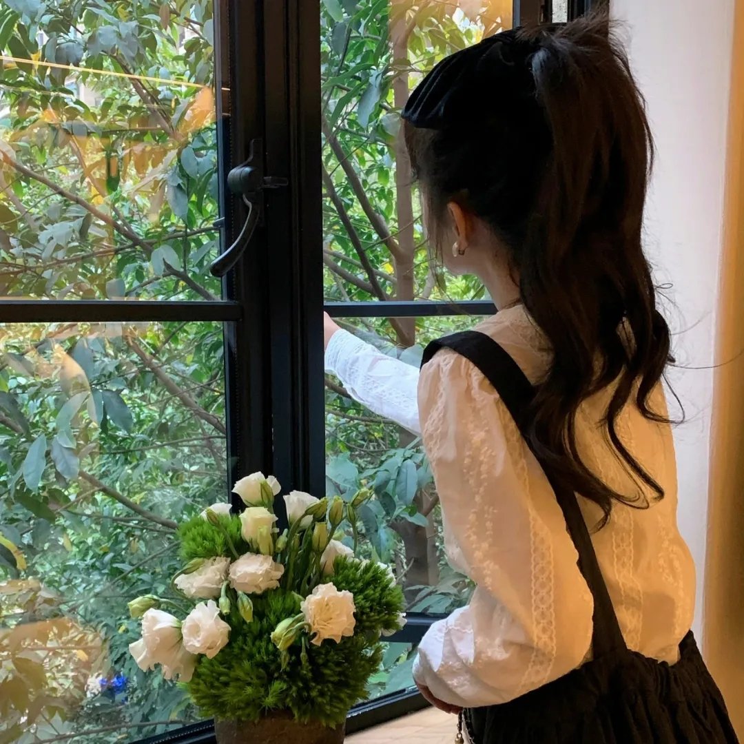 红楼梦第二部:黛玉葬花